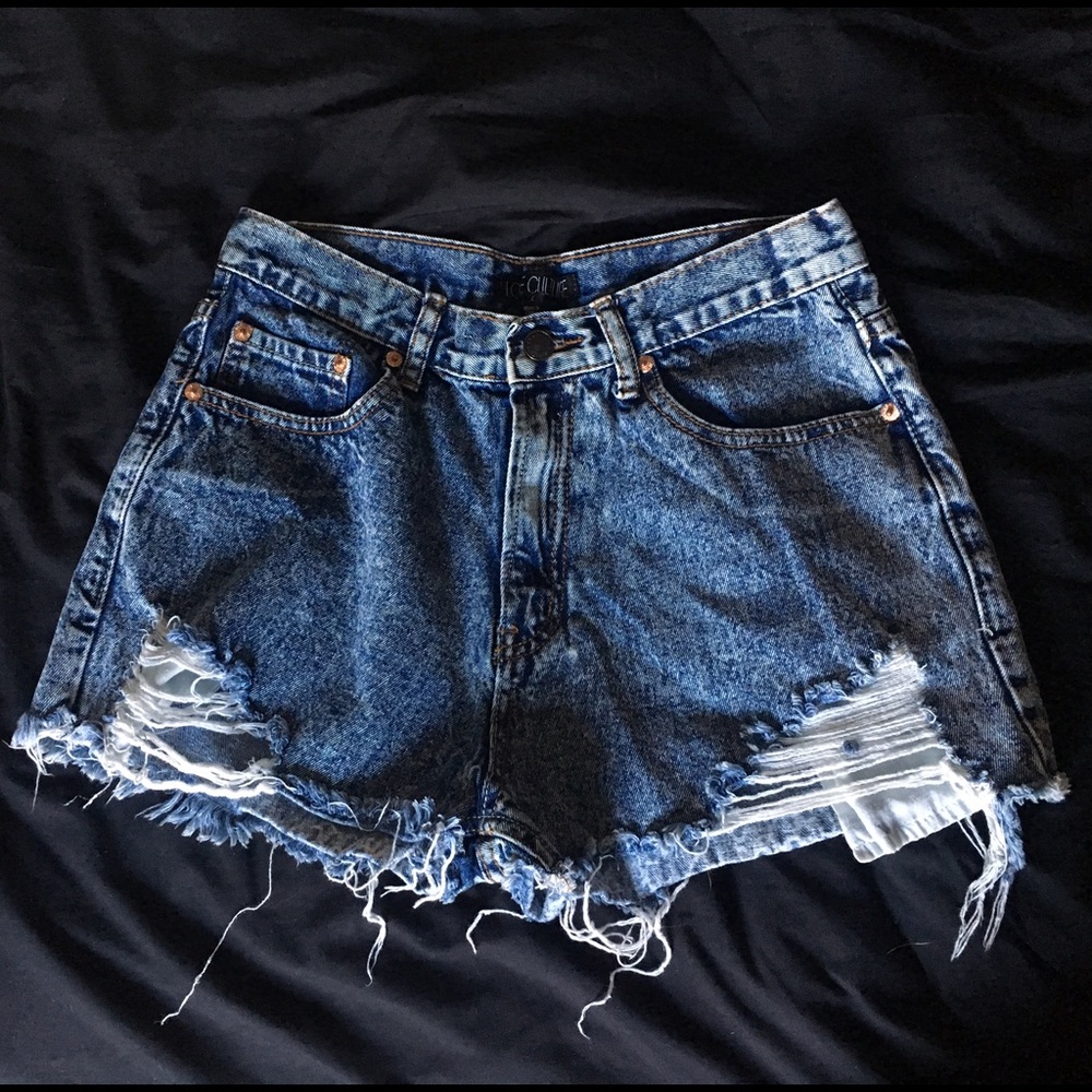 Distressed high waisted shorts