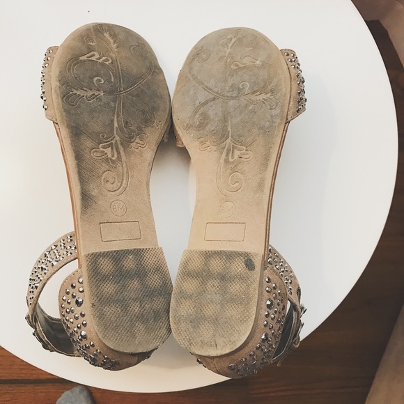 Preloved Tan Rhinestone Sandals - Picture 4 of 4