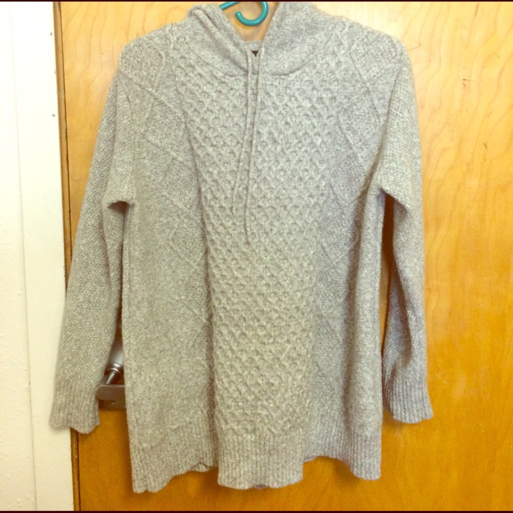 American Eagle soft sweater.