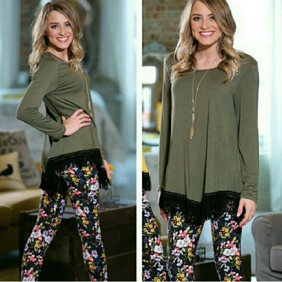 QUICK SALE! Infinity Raine Dark Floral Leggings - Picture 4 of 5