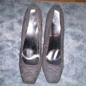 Like new suede heels