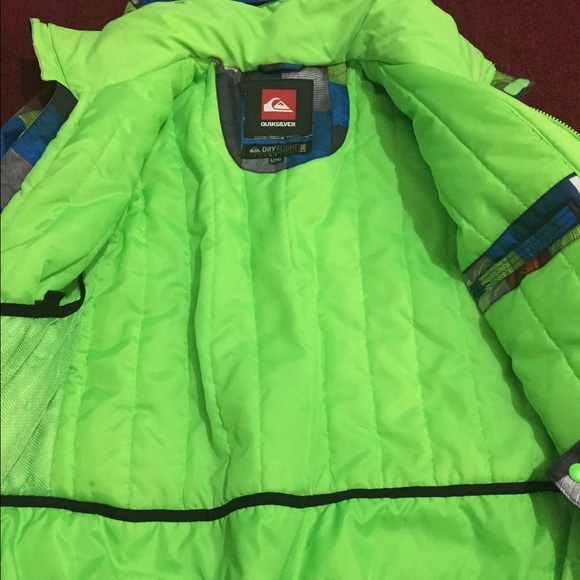 Quicksilver Ski/Snowboarding Jacket - Picture 2 of 4