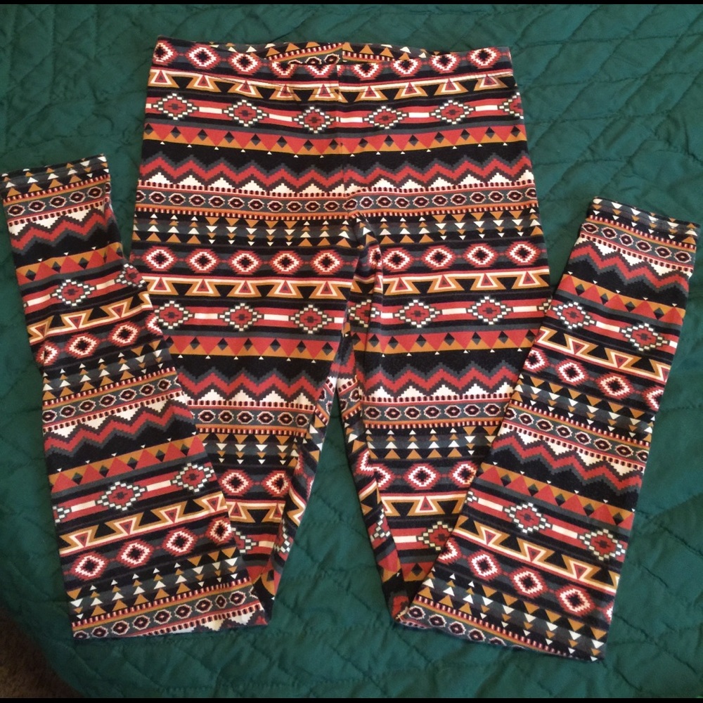 Aztec Print Leggings / Old Navy Black Jacket