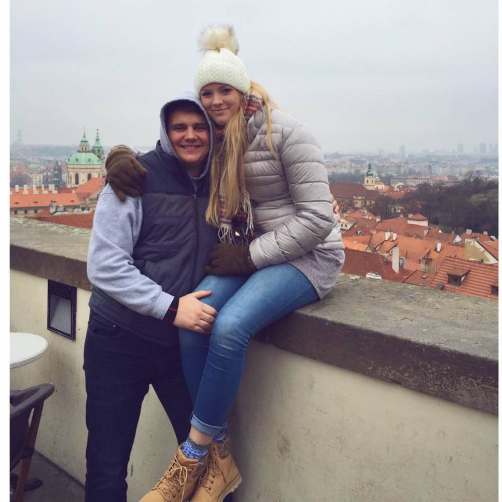 Meet your Posher, Avie