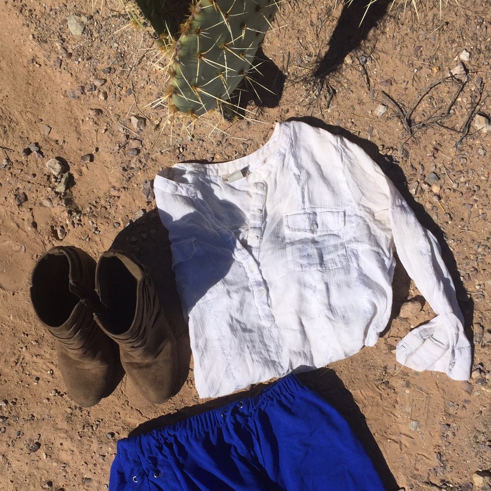 Lucky Brand White blouse.