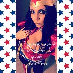 WoNdeR WoMaN CoStUmE size L-XL