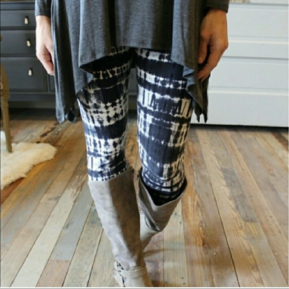 🎉HPx2🎉 Tye dyed Leggings - Picture 1 of 3
