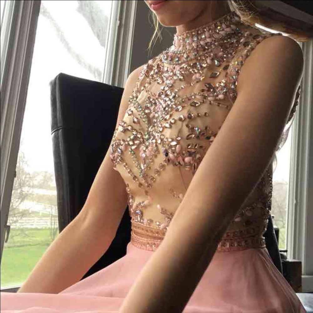 Henris prom dress