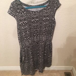Athleta black and white dress