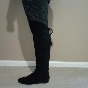 Knee high small wedge boots