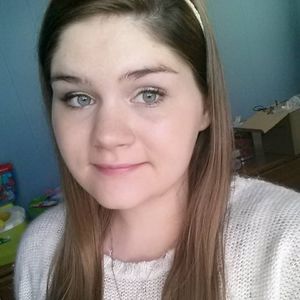 Meet your Posher, Caitlin