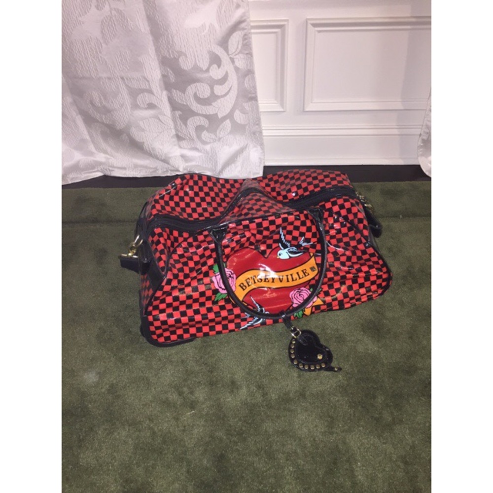 Betsyville suitcase
