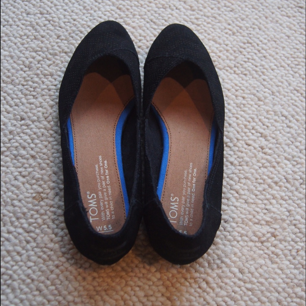 TOMS Embossed Suede Women's 'Jutti' Flats.