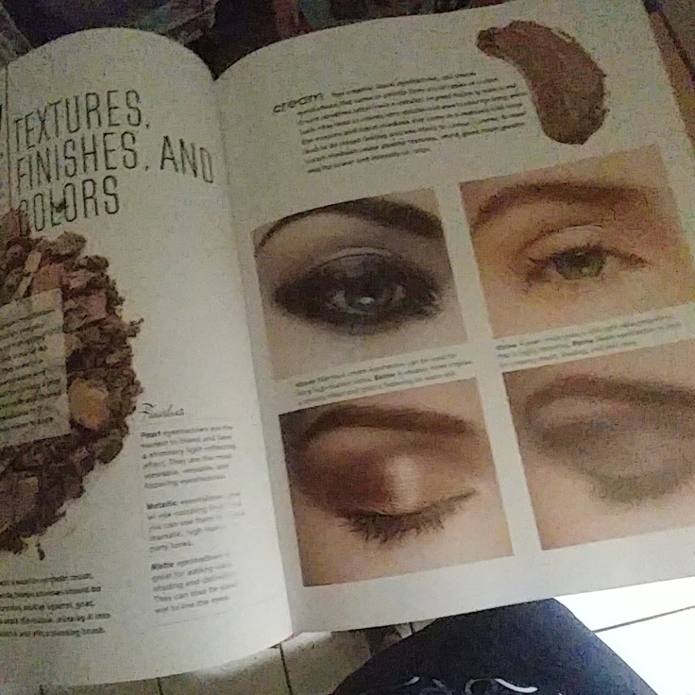 Make-up Secrets - NEW!! - Picture 4 of 4