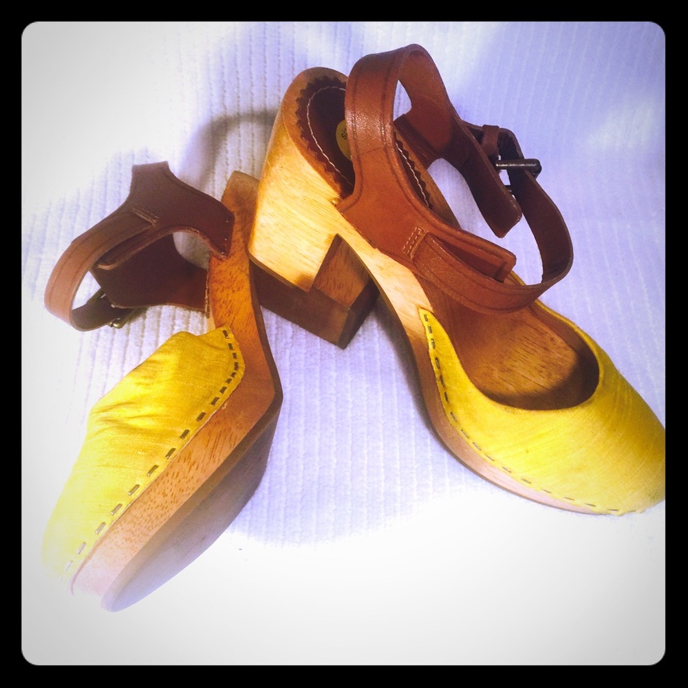 💥💥💥Holding horse HH wooden heels yellow🔥🔥🔥