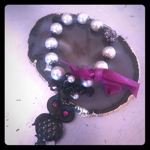 Pearl rhinestone bracelet with an Owl