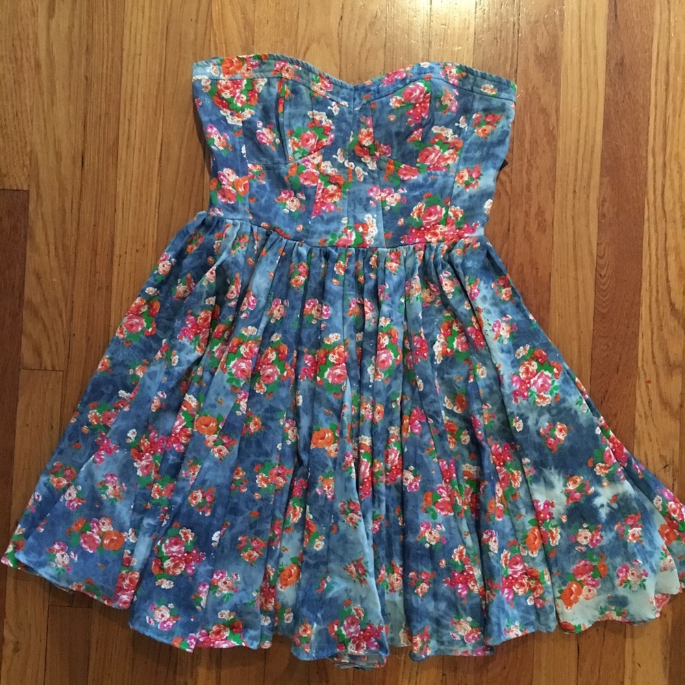 Strapless floral cowgirl dress.