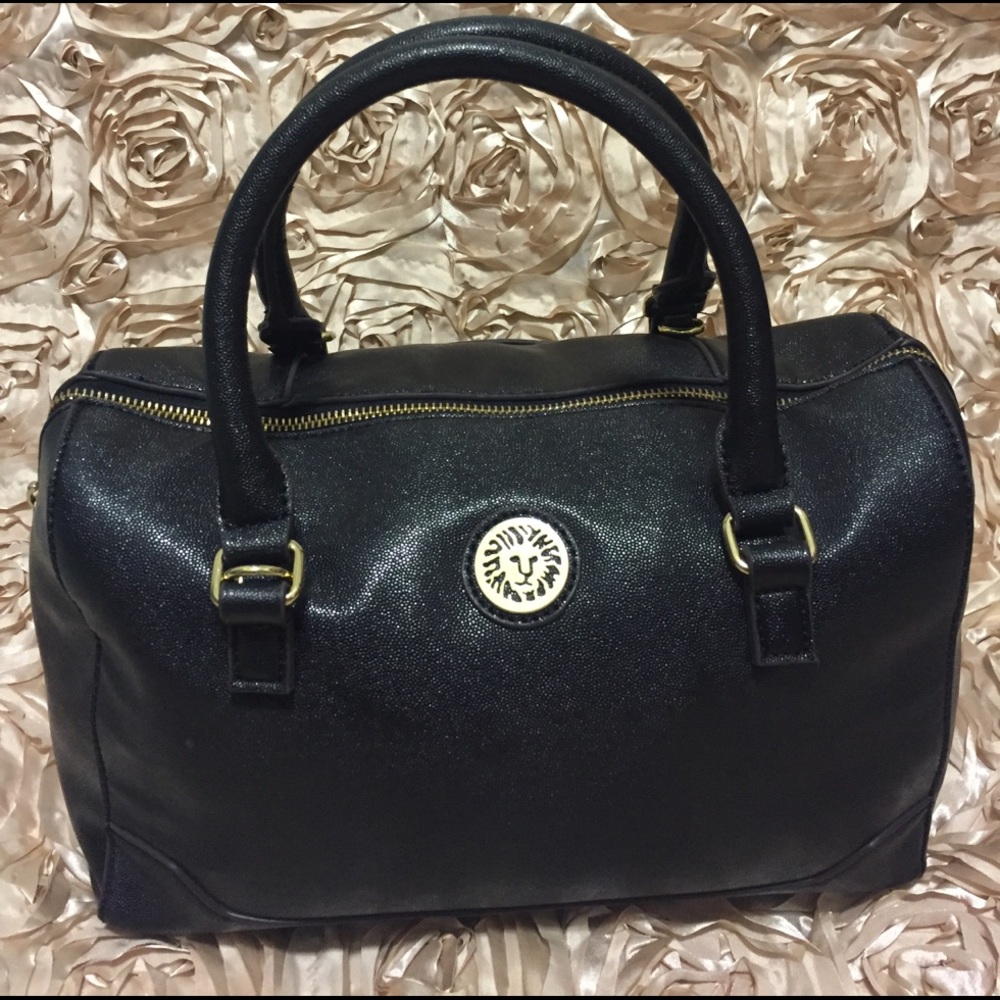 ANNE KLEIN Black Leather Hand Bag w/Shoulder Strap
