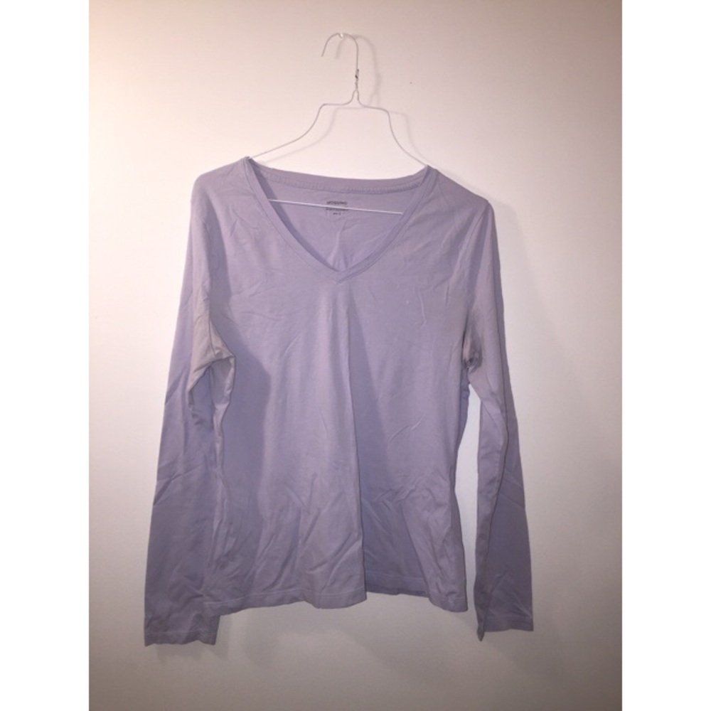 long-sleeved tee shirt