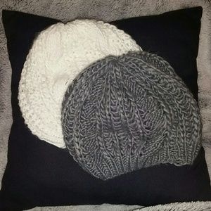 Set of 2 Beanies