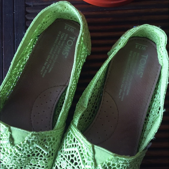 Toms - Picture 2 of 3