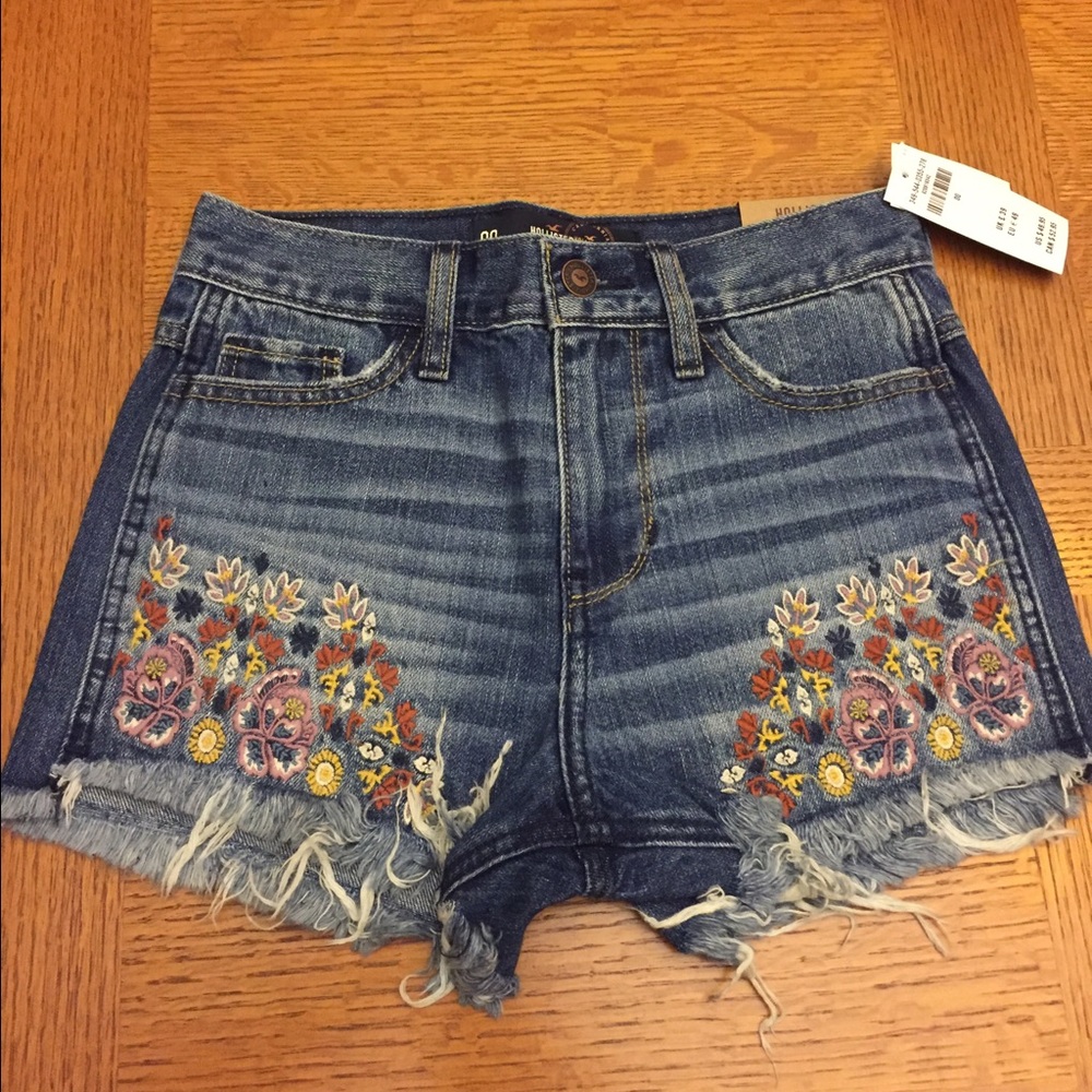 ā¤Final Saleā¤Hollister High Rise Denim Short. - Picture 1 of 8