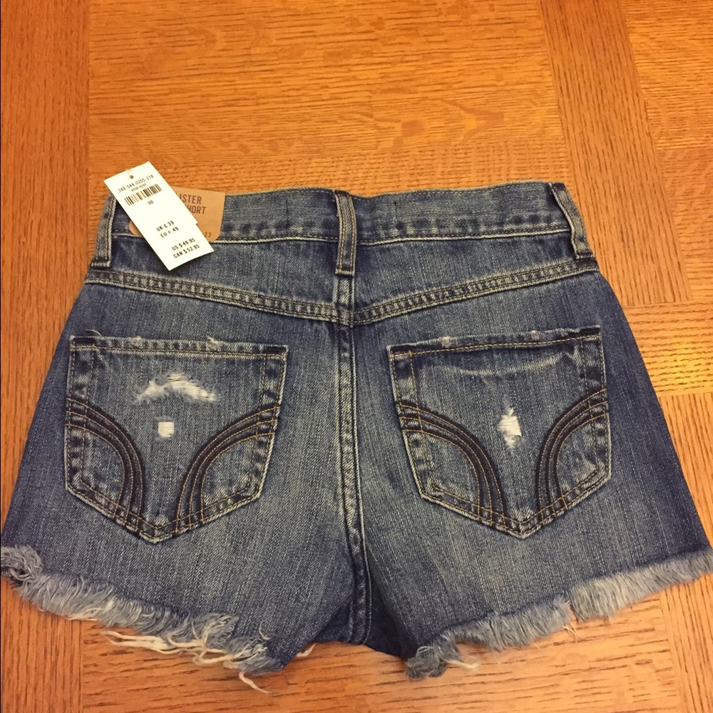 ā¤Final Saleā¤Hollister High Rise Denim Short. - Picture 2 of 8