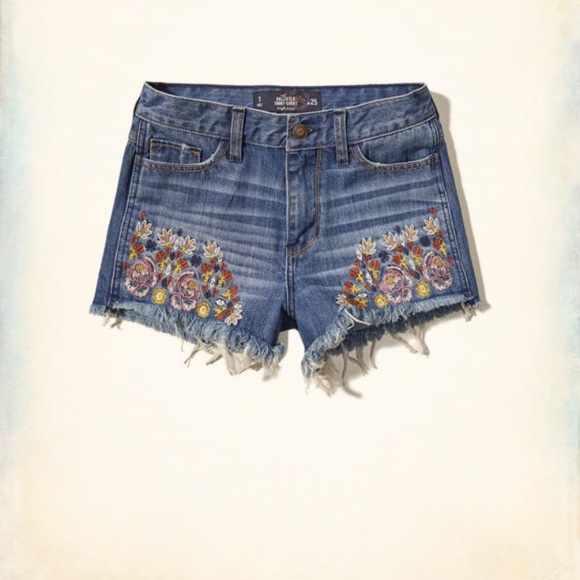 ❤Final Sale❤Hollister High Rise Denim Short. - Picture 4 of 8