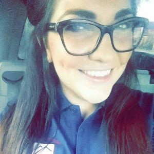 Meet your Posher, Raquel