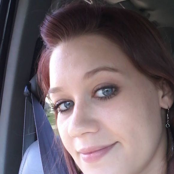 Meet your Posher, Alisha - Picture 1 of 1