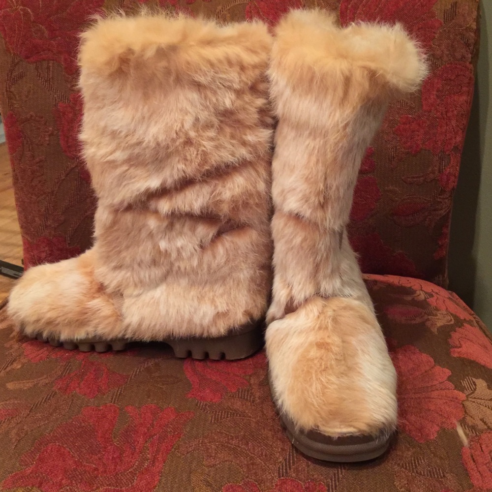 Woman's Fur Boots