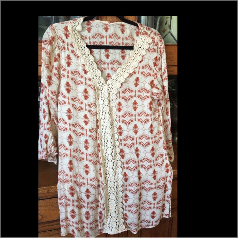 BoHo tunic with lace accents