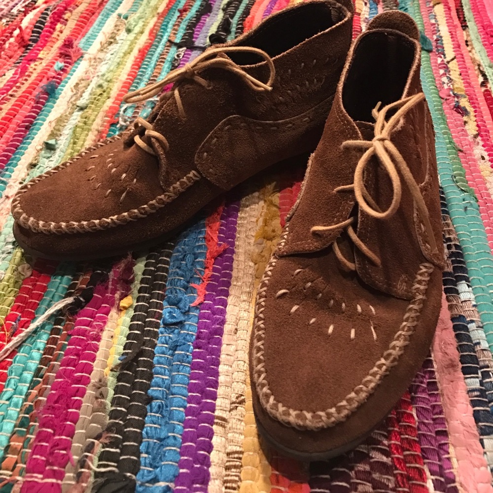 Minnetonka flat booties