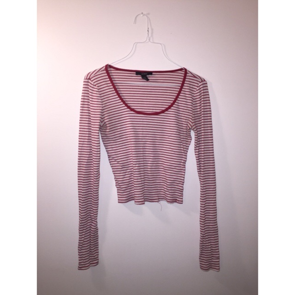 long-sleeved striped crop top