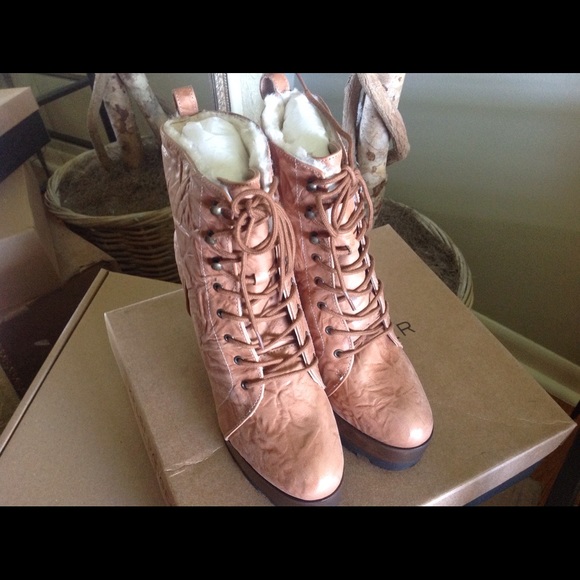 Kelsi Dagger Brooklyn Ankle Boot - Picture 3 of 4