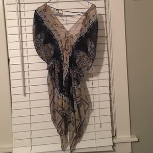 Boho chic, GUESS top.