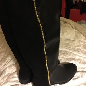 Boots split faux leather and suade fits 81/2 or 9