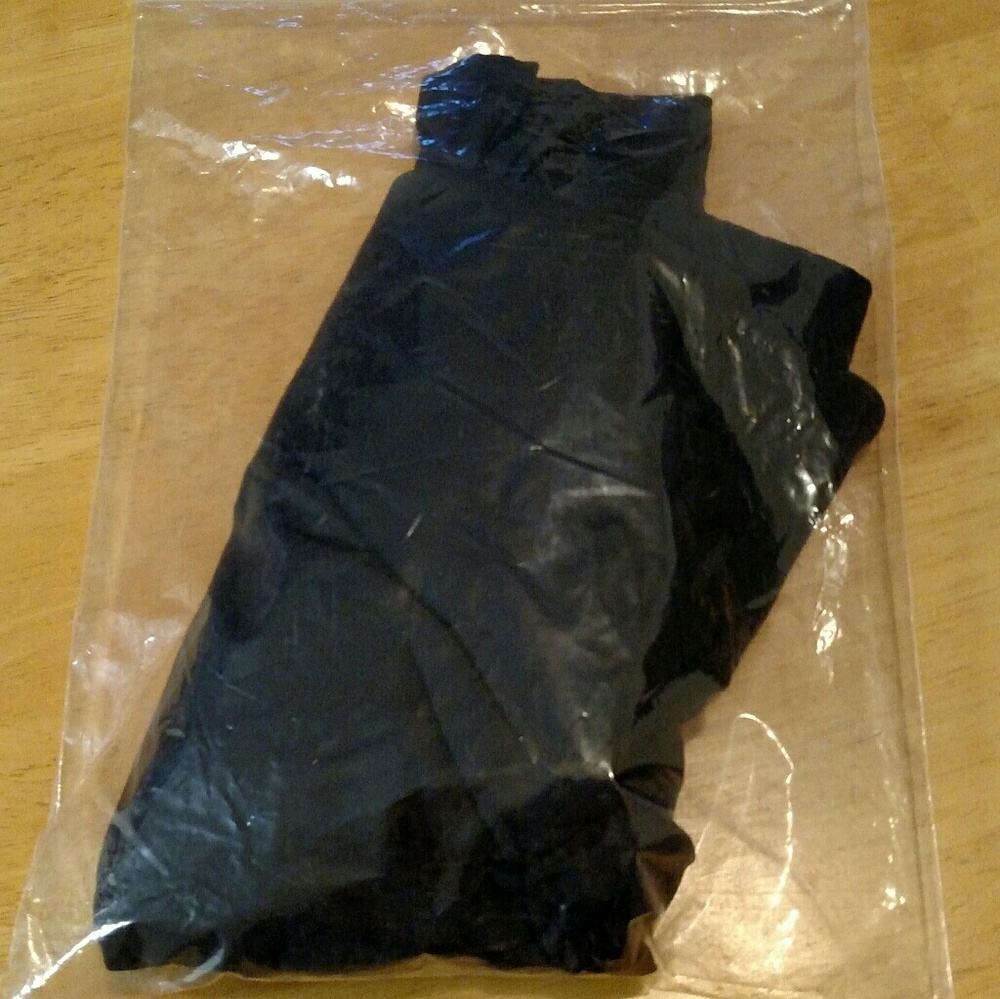 BNWOT Solid black lularoe tc leggings