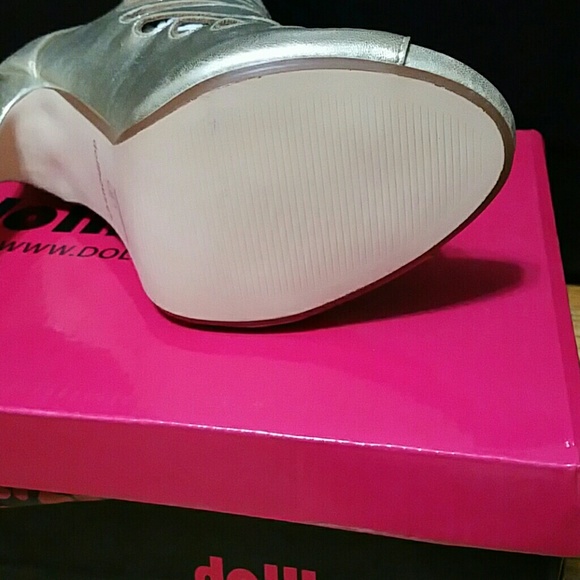 Dollhouse Inception Gold Heels - Picture 2 of 2