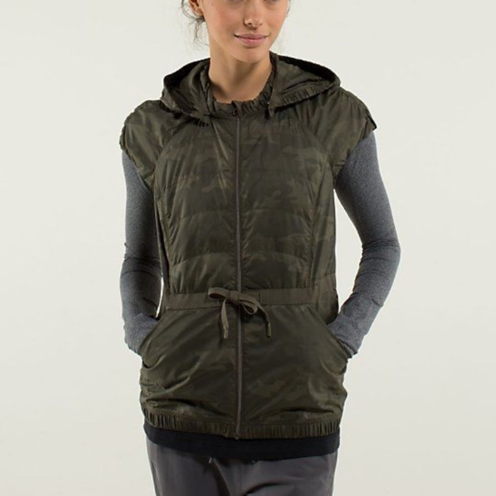 Lululemon camo spring fling puffy vest. Size 4