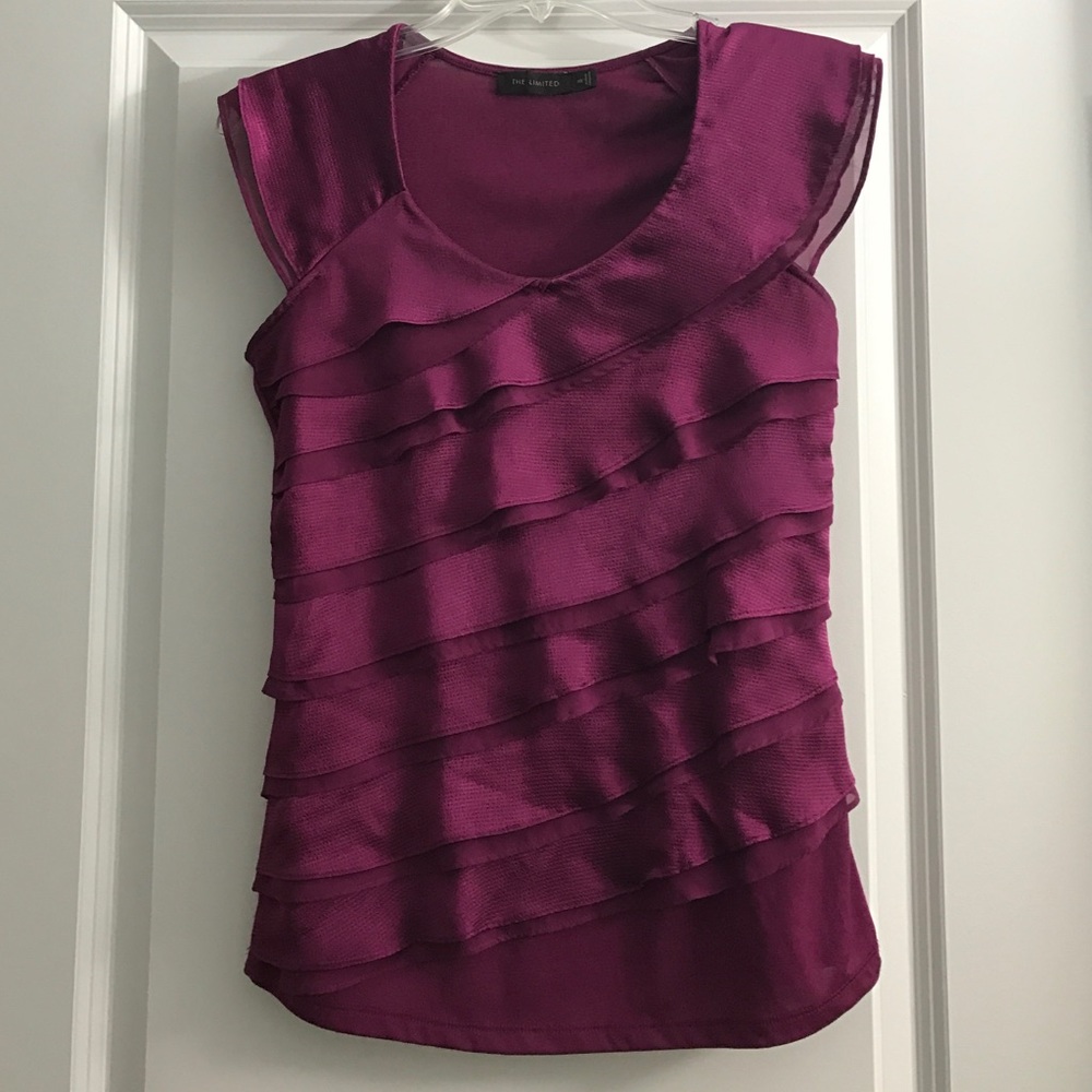 The limited maroon fuschia top size XS