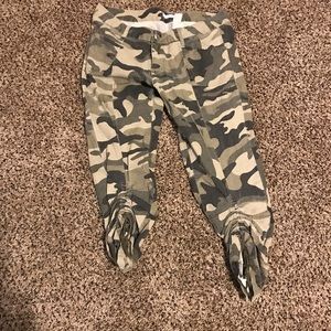 Army capris pants
