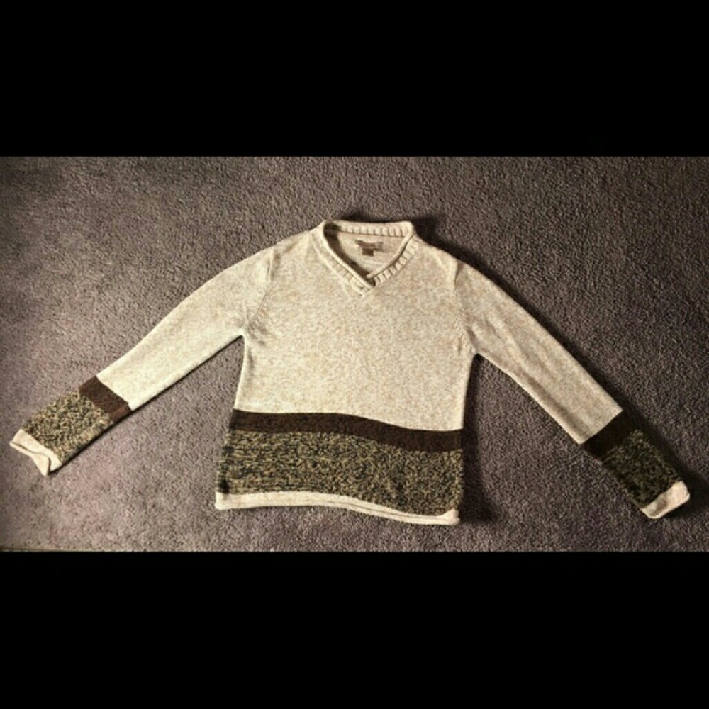 Small 3 tone long sleeve Sweater