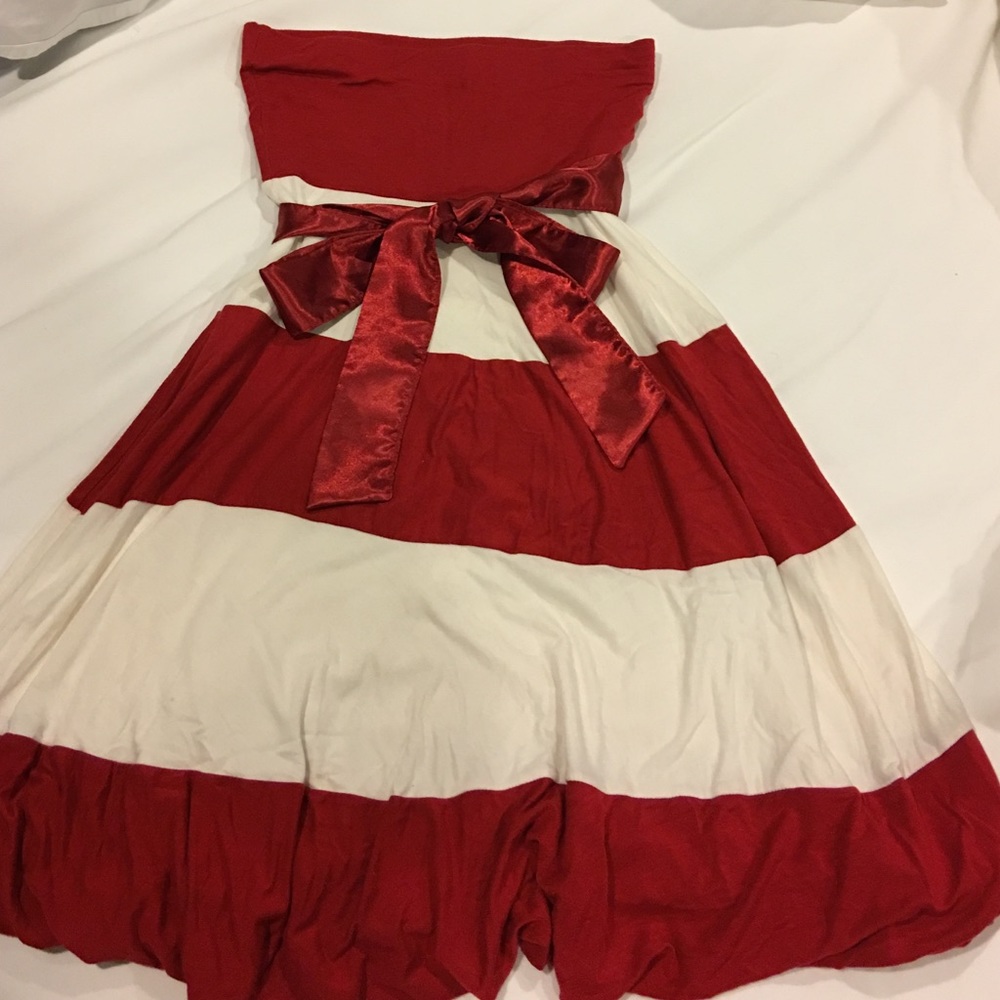 Red/white strapless dress with satin sash