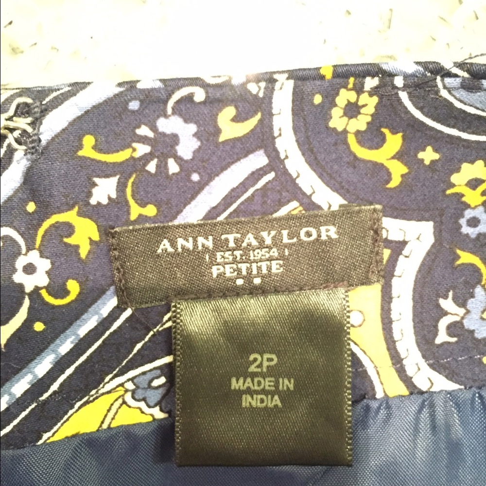 Gorgeous Fall Ann Taylor pencil skirt - Picture 4 of 6