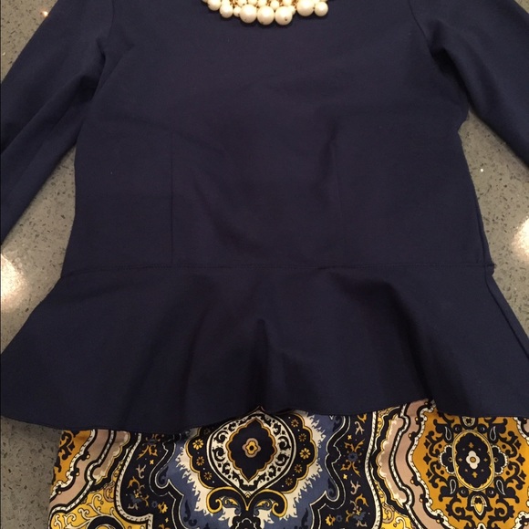 Gorgeous Fall Ann Taylor pencil skirt - Picture 3 of 6