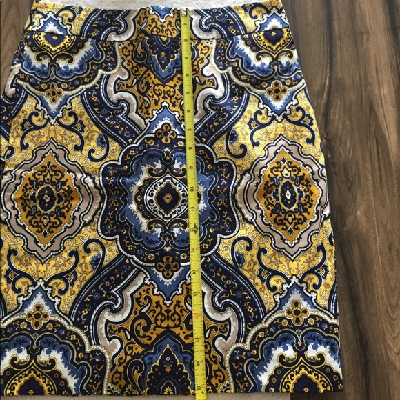 Gorgeous Fall Ann Taylor pencil skirt - Picture 6 of 6