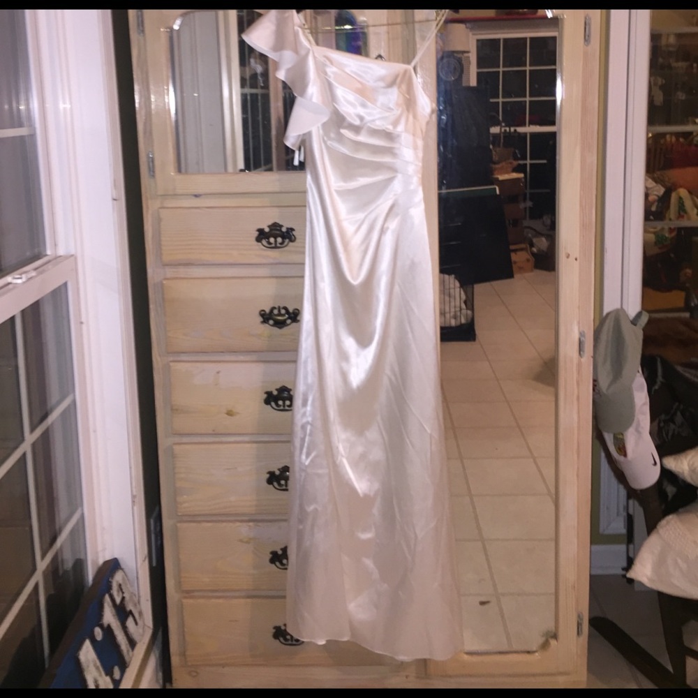 Hailey by Adrianna Papell White Formal Dress size4