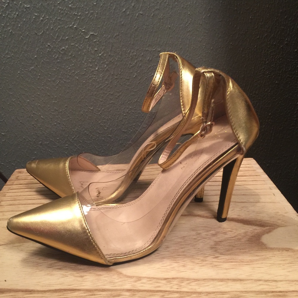 Gold Toed/Clear Heels! ✨