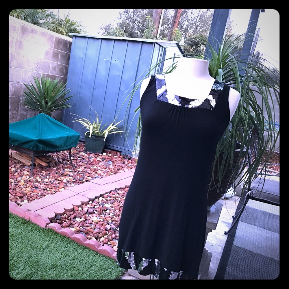 EXPRESS black sequined dress. Size Sm.